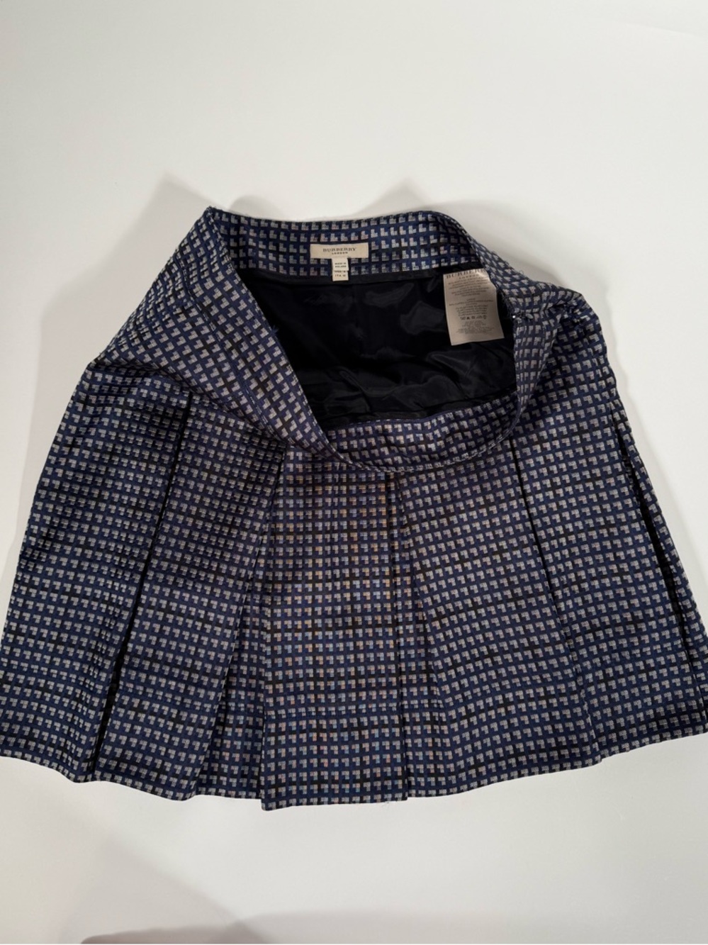 Burberry London Vintage Navy & Grey Geometric Plaid Pleated A-Line Mini Skirt - Picture 14 of 14